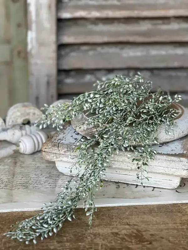 24″ Little Luna Green Leaves Hanging Pick