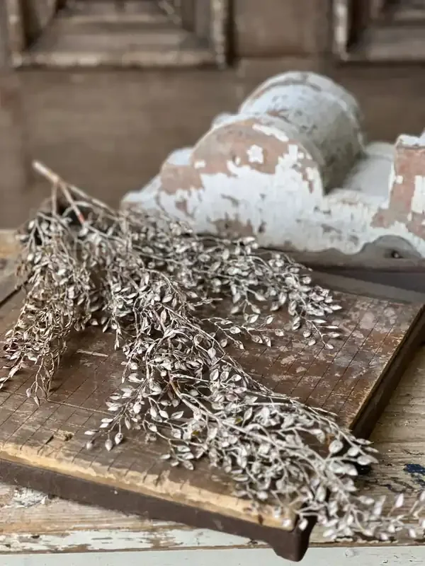 24″ Little Luna Leaves Hanging Bush