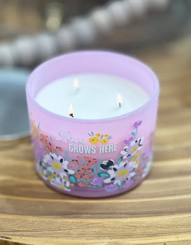 “Love Grows Here” Magnolia and White Tea Scented Candle