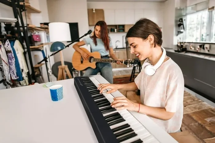 88-Key Foldable Full-Size Semi-Weighted Digital Piano Keyboard with MIDI