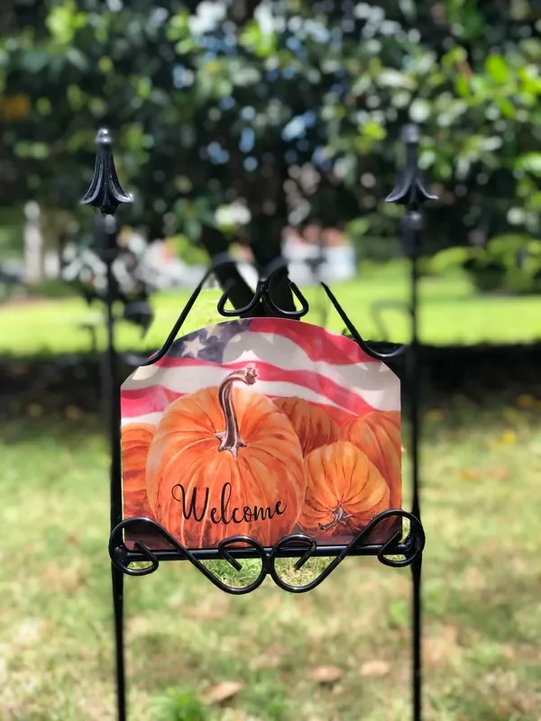 Americana Pumpkins Welcome Garden Sign