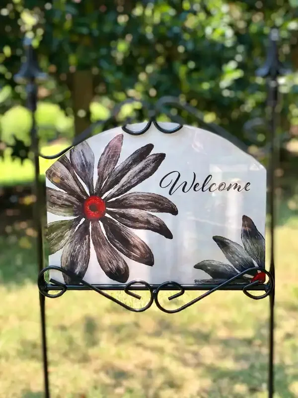 Black Daisy Welcome Garden Sign