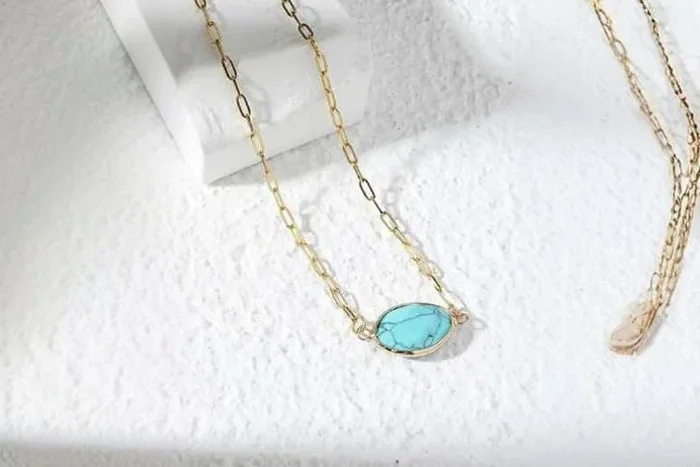 Dazzling Oval Blue Turquoise Necklace