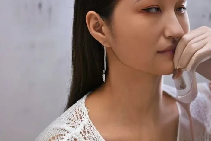 Dazzling Silver Leaf Threader Earrings