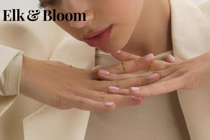 Elk & Bloom 14K Gold Leaf Promise Stacking Ring