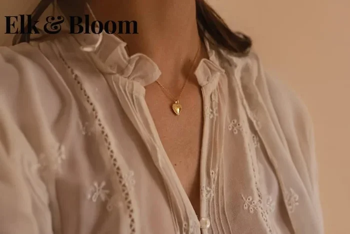 Elk & Bloom 18K Gold Heart Love Necklace – Elegant Gift Edition