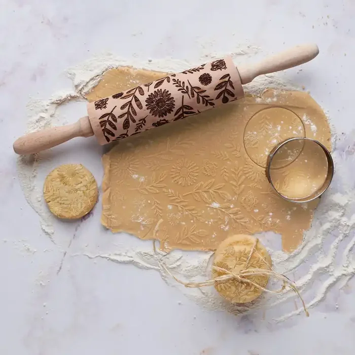 Floral Embossed Rolling Pin Bees and Florals Design Baking Tools 13.75″ x 2″