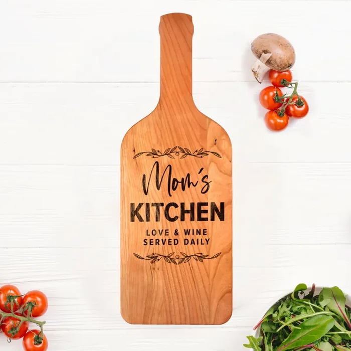 Mom‘s Kitchen Love & Wine Cutting Board
