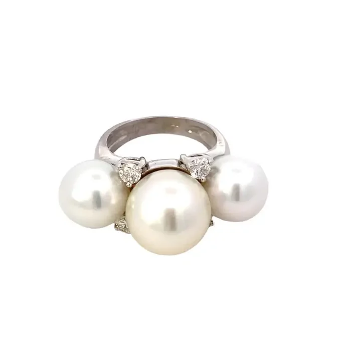Ring 3 pearls and 4 diamonds 14kt white gold
