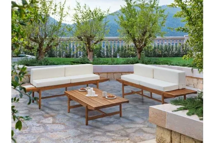 Rustic Acacia Wood 4-Seater Garden Lounge Set with Coffee Table – Off-White Cushions