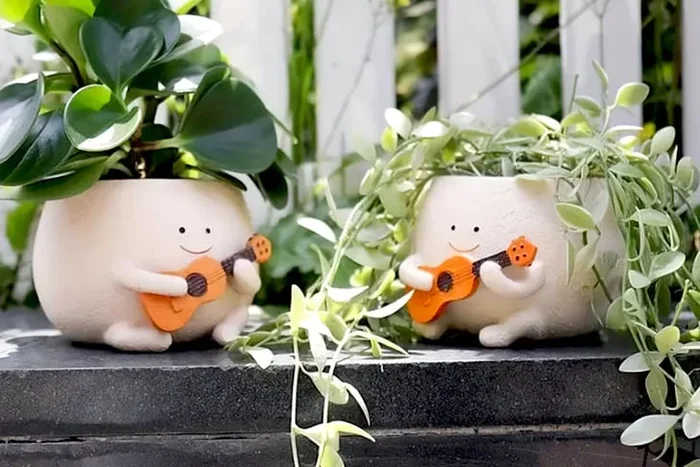 Smiley Face Flower Pots – Cheerful Garden Decor