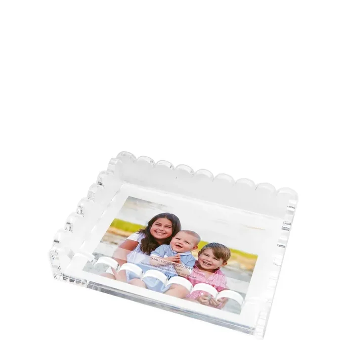Tara Wilson Designs – TRAY – SCALLOP – CLEAR PHOTO TRAY