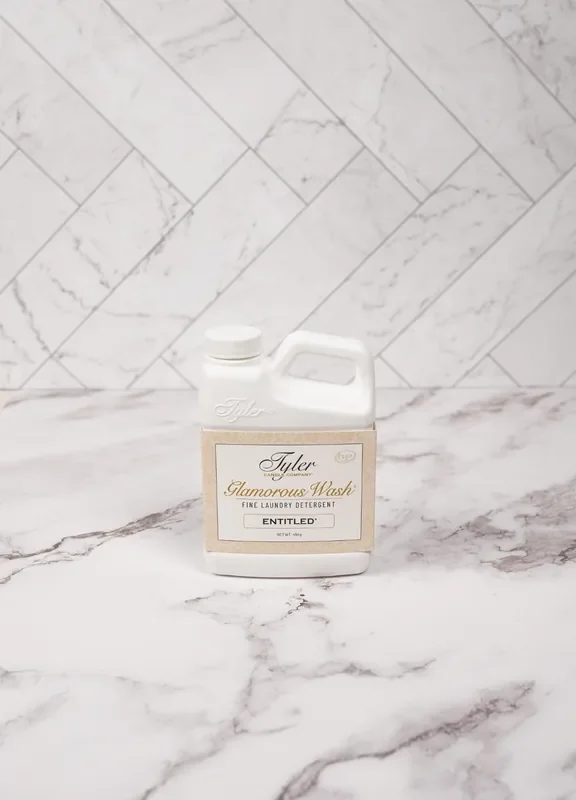 Tyler Candle Company- 16 oz Diva Glamorous Wash