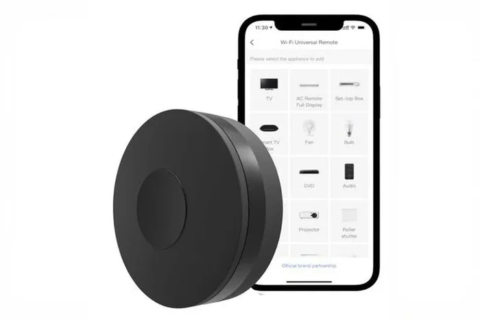 Universal Smart Remote Controller – App & Voice Control, Compact Design, Black or White Finish