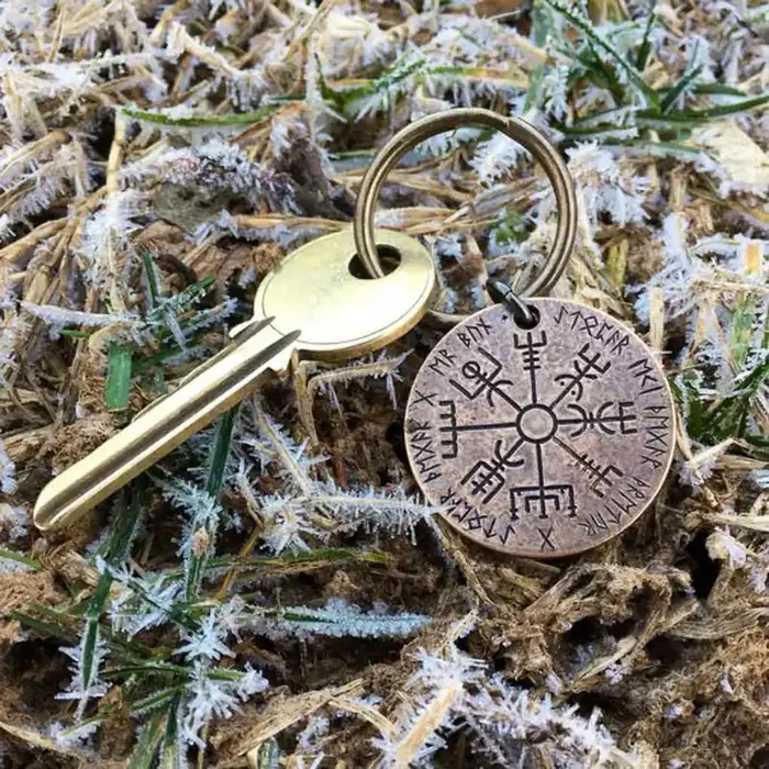 Vegvsir Wayfinder Bronze Keychain