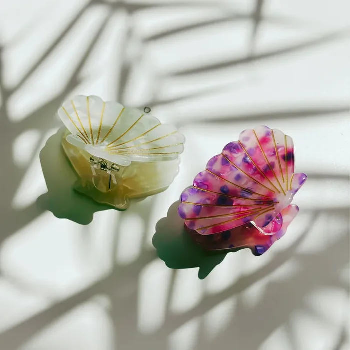 Velvet Claws Seashell Claw Set of 2 Pearl and Purple Hair Claw Clip in Velvet Travel Bag