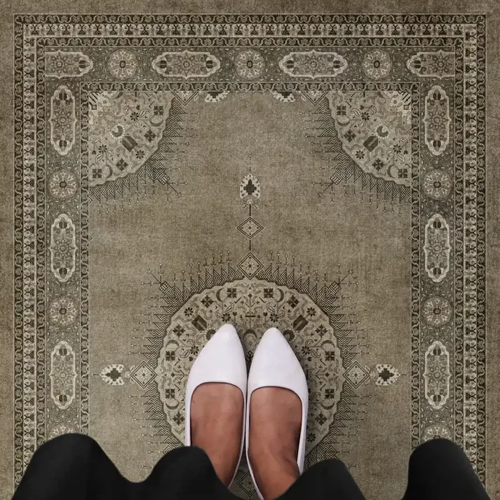 Vintage Vinyl Floorcloth Rug (Persian Bazaar – Tabriz – Daeva)