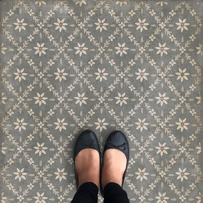 Vintage Vinyl Floorcloth Rug (Williamsburg -Naturalist – Mitchell)