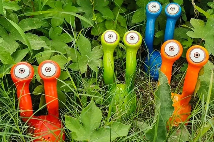 Whimsical Garden Snail Ornaments – Bursts of Colour